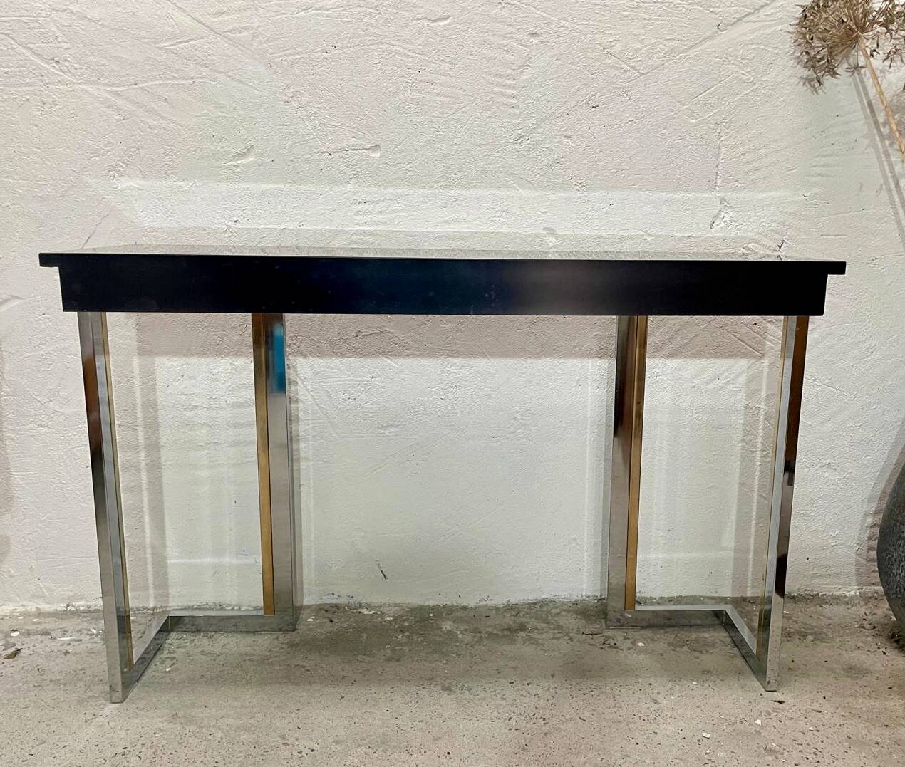 Console assigned to Guy Lefèvre.