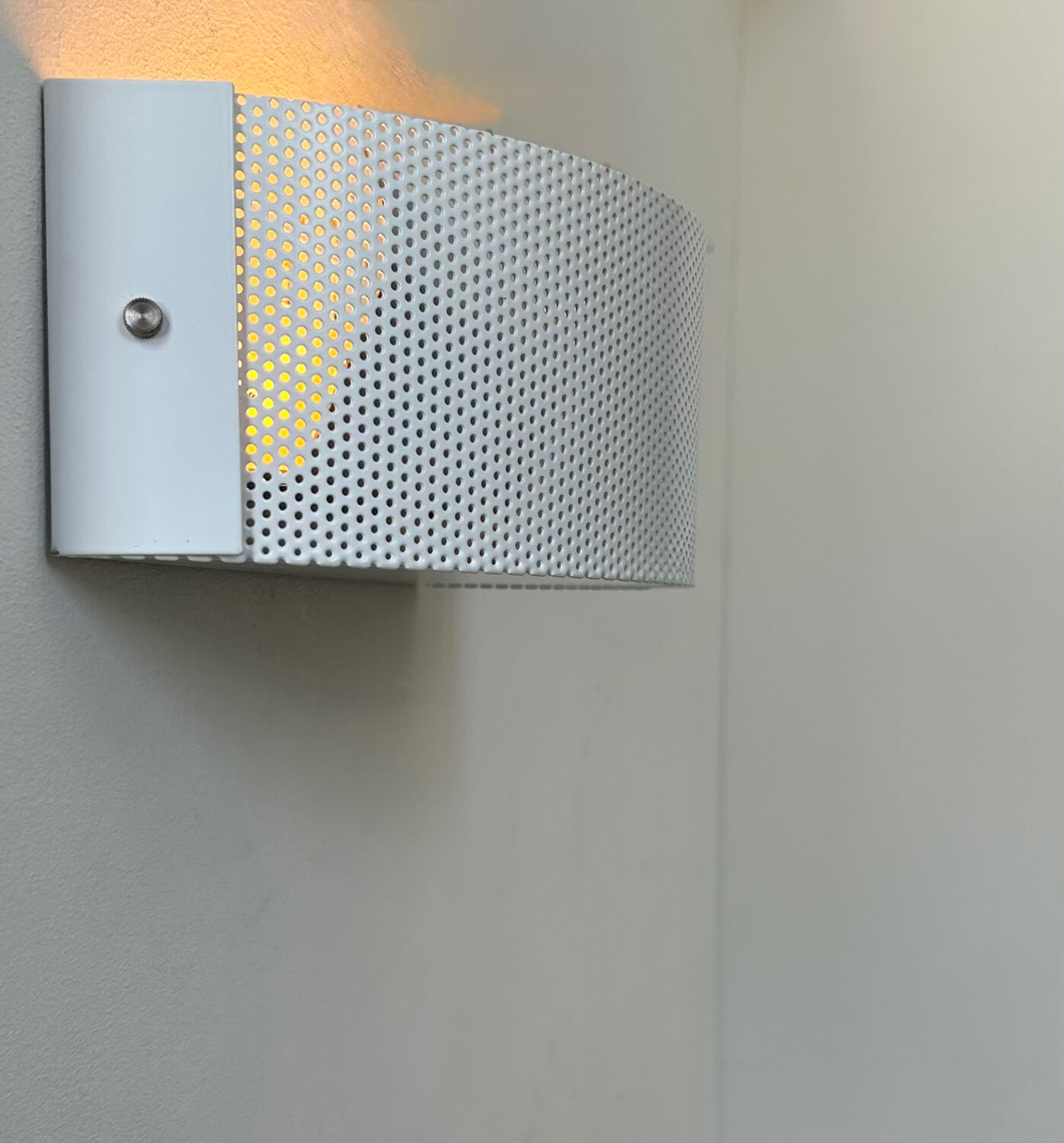 Vintage wall light, white lacquered metal, France 1980