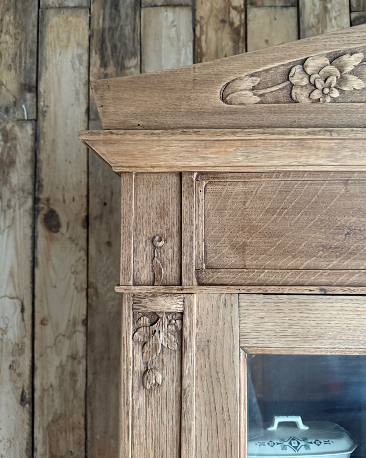 Art Deco display cabinet in oak (renovated)
