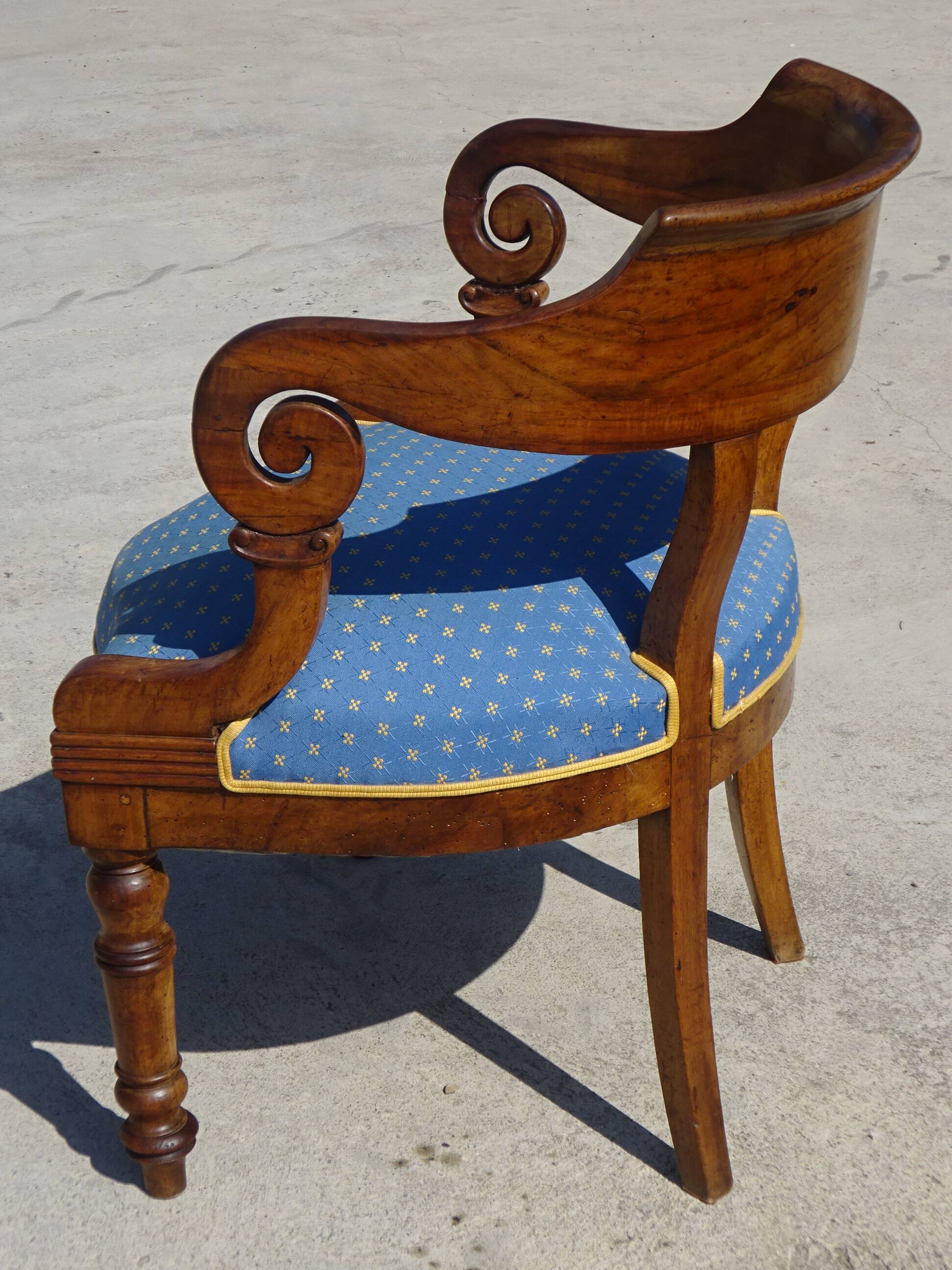 Ancien fauteuil gondole