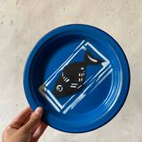 8 assiettes émaillées