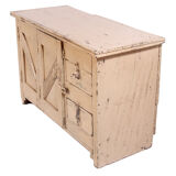 Buffet down in ancient Burmese teak