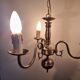 Lampe classique en laiton de style hollandais de couleur bronze doré