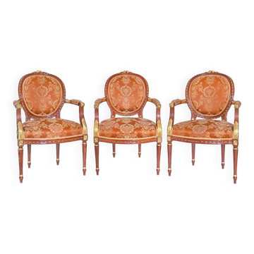 Suite de 3 fauteuils cabriolet de style Louis XVI