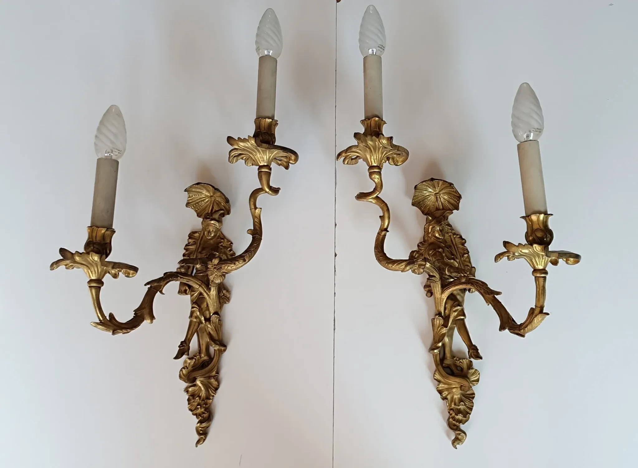Paire d'appliques style Régence en bronze doré