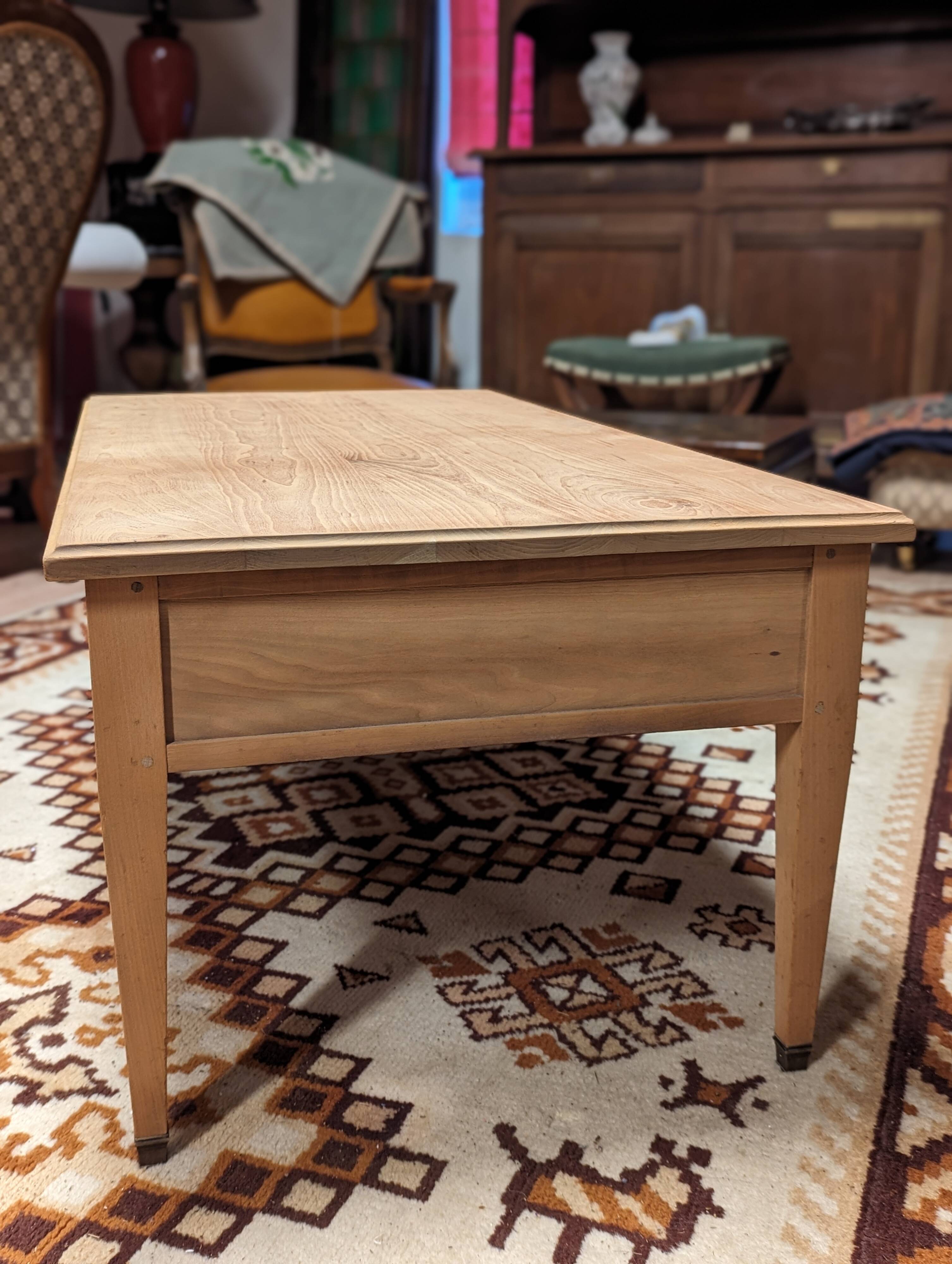 Aerogummed directoire coffee table
