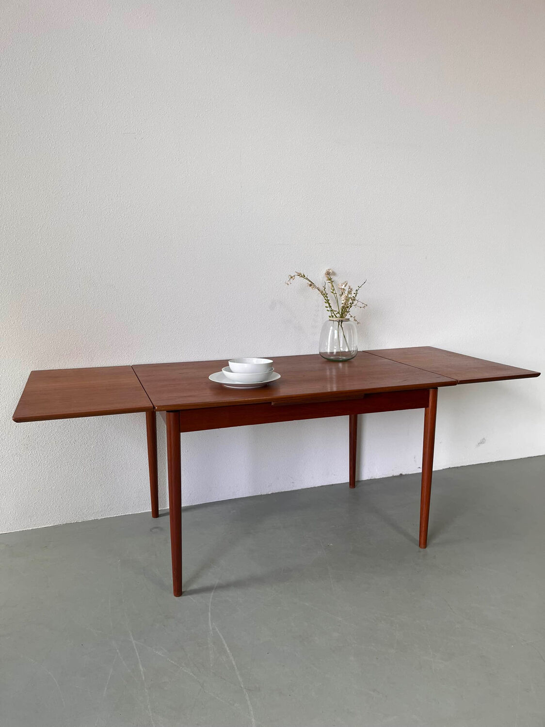 Vintage extendable table