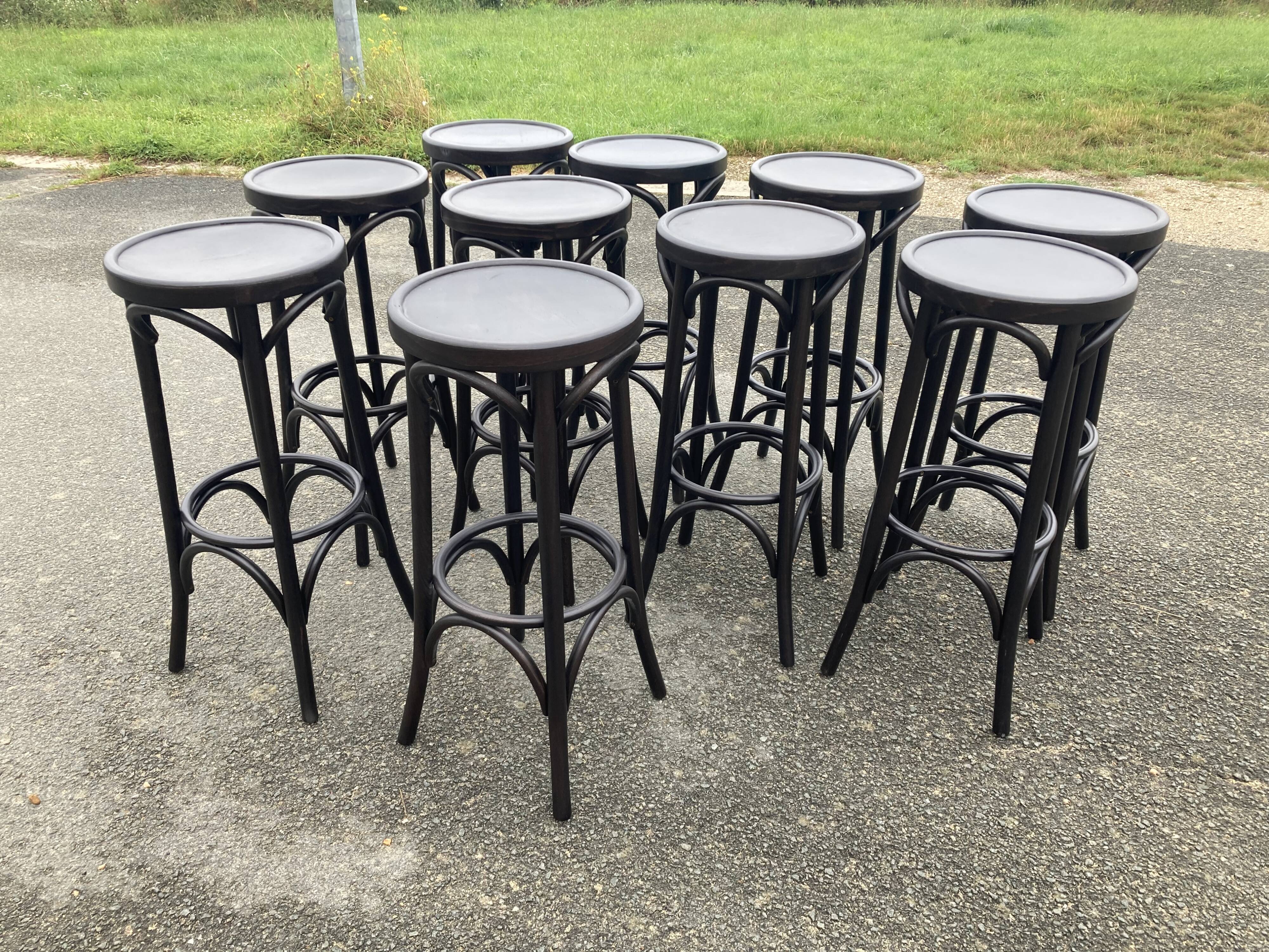 Set of 10 bar stools