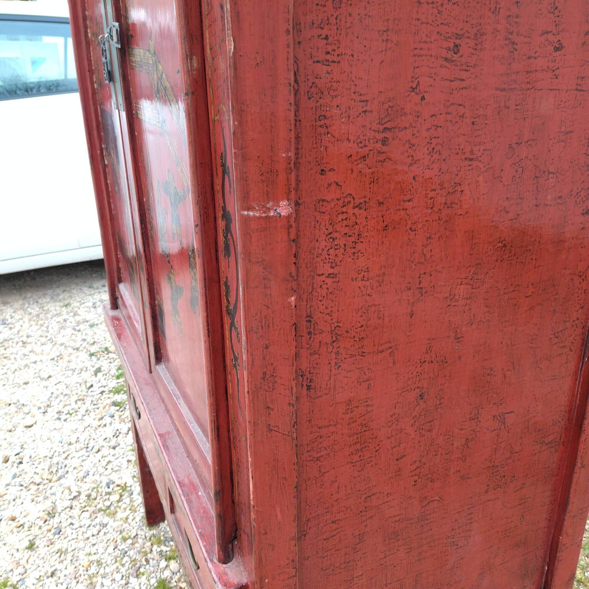 Lacquered cabinet China 50