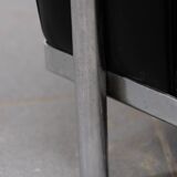 LC2 armchair in black leather – Design Le Corbusier, Pierre Jeanneret & Charlotte Perriand