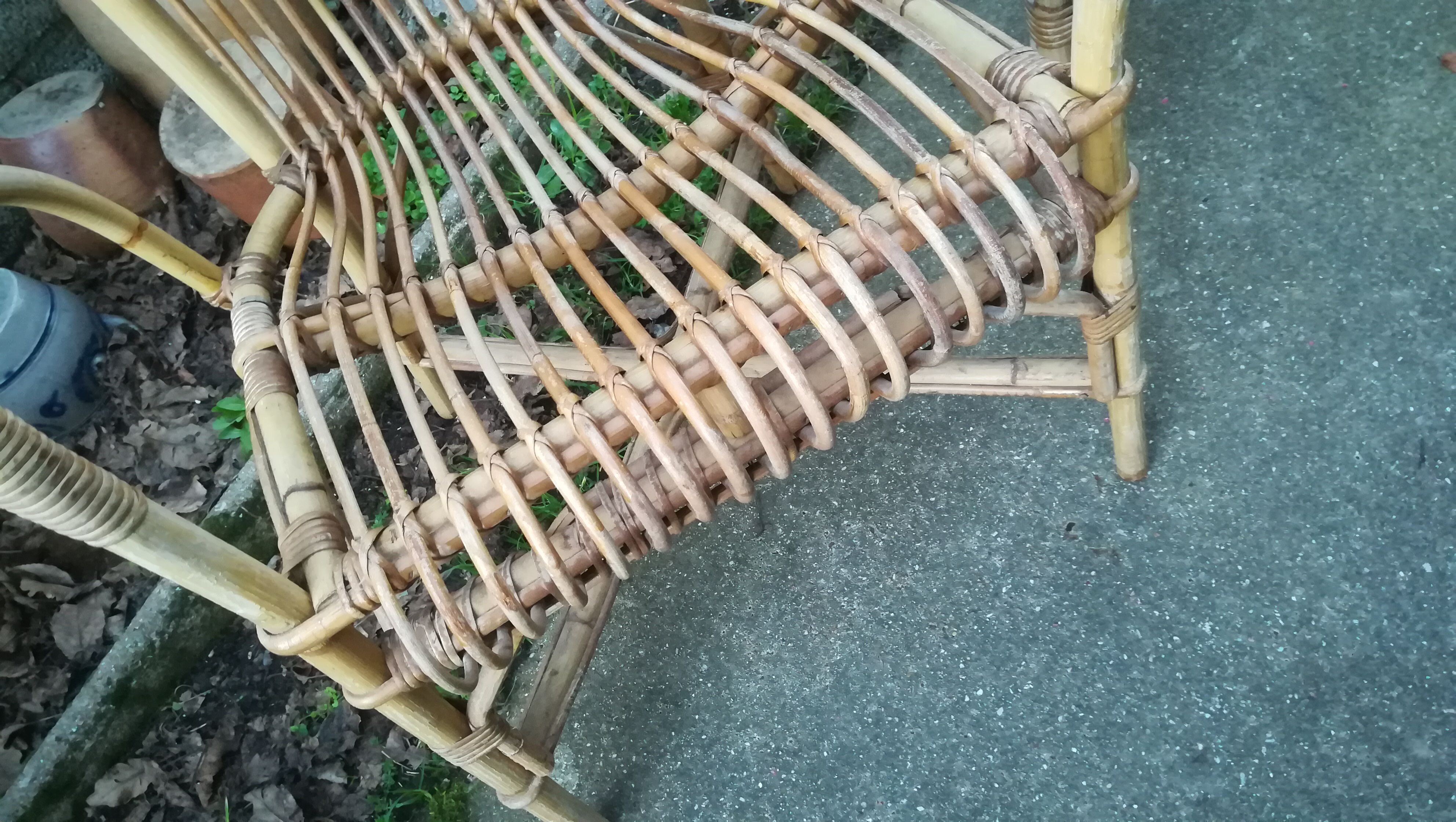 Paire de fauteuils en rotin patinés naturels