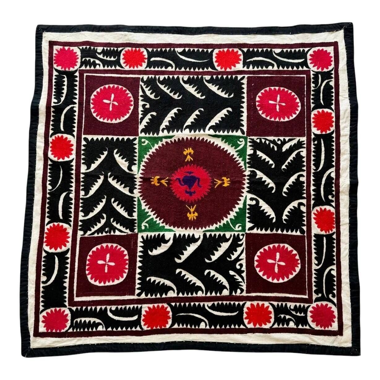 Vintage hand-embroidered tablecloth 116x116 cm