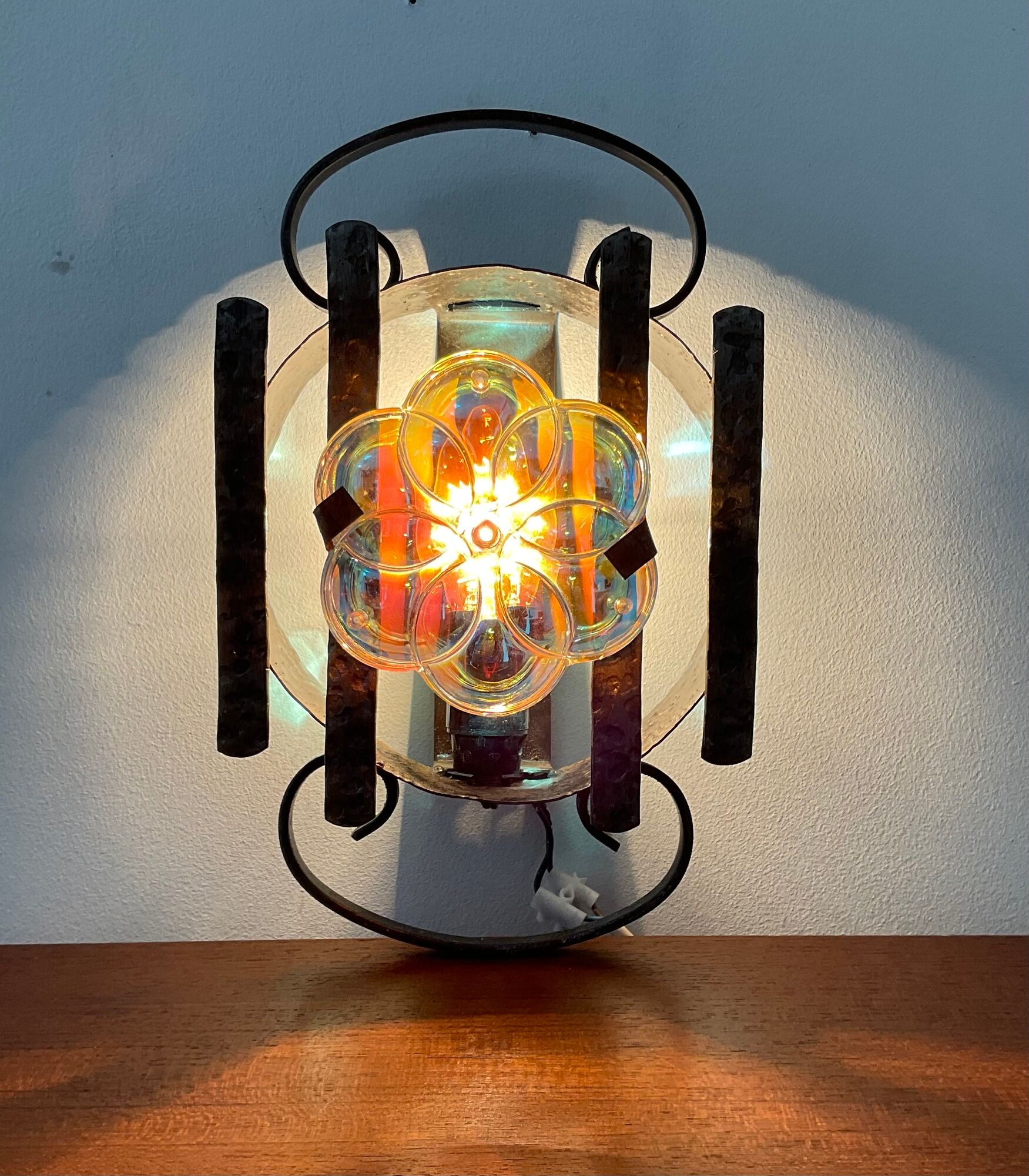 Vintage wall lamp in wrought iron and De Murano glass from the 50s and 60s