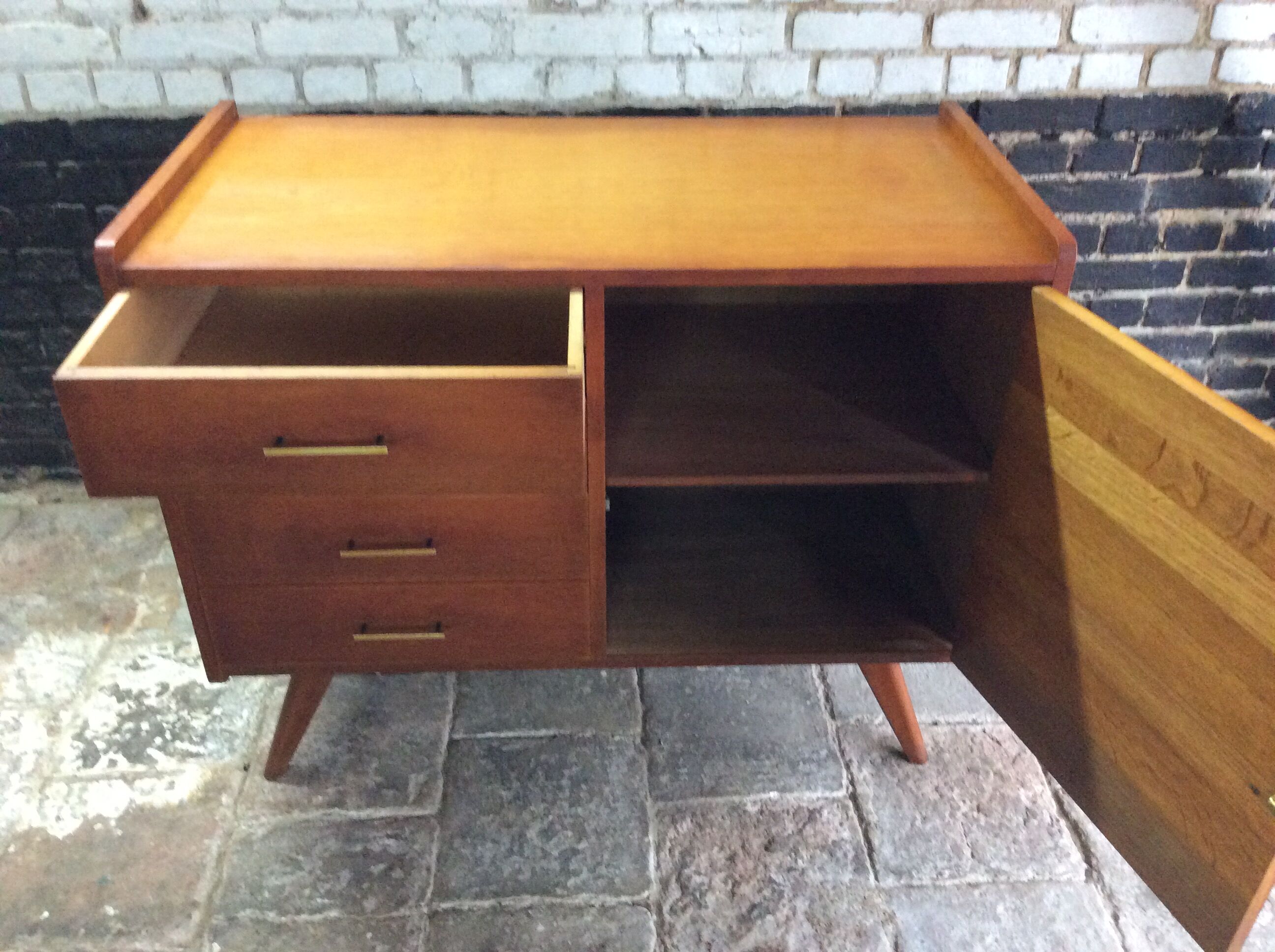 Commode vintage
