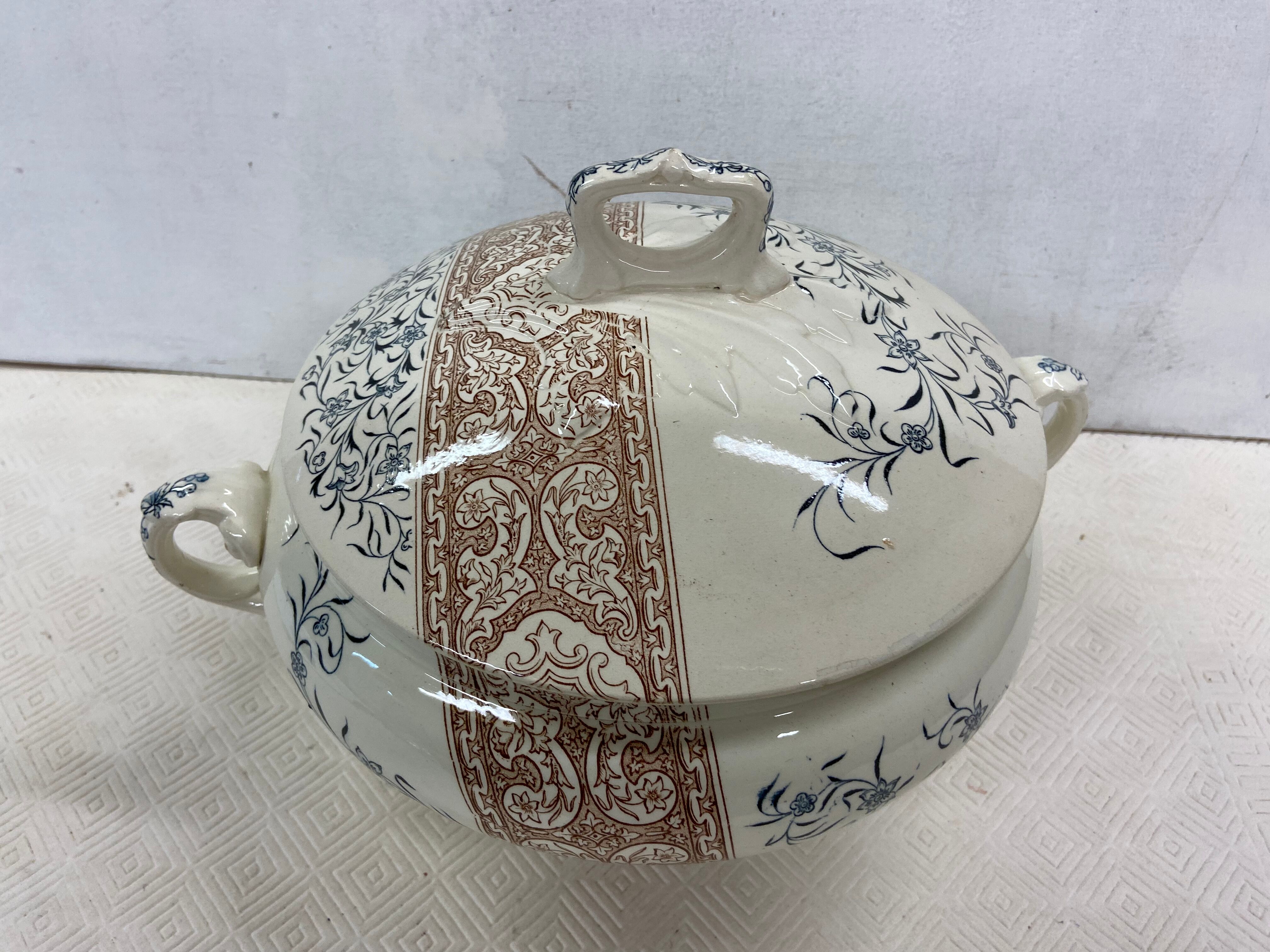 Longchamp soup tureen
