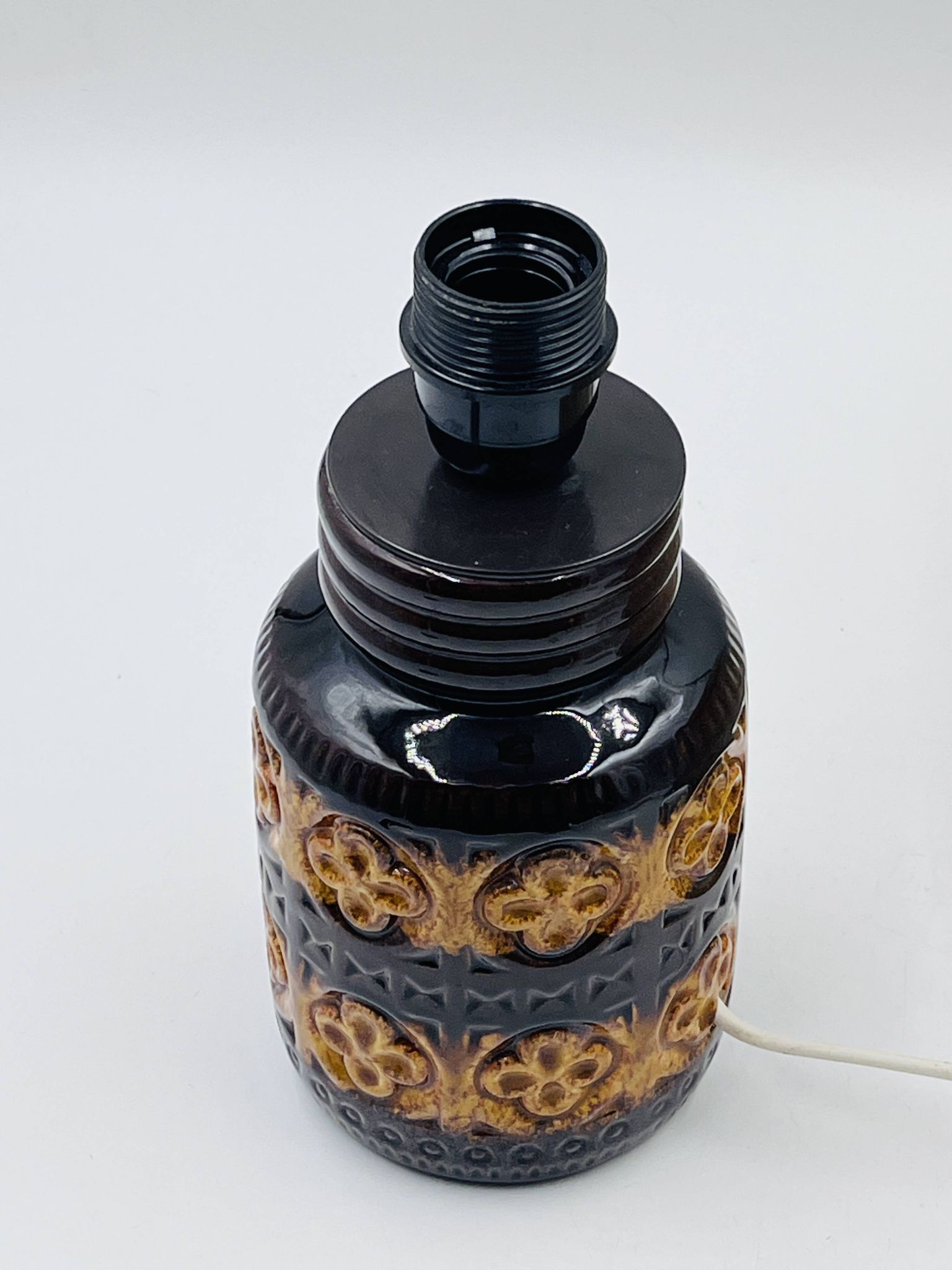 Lampe vintage en céramique relief et abat-jour laine
