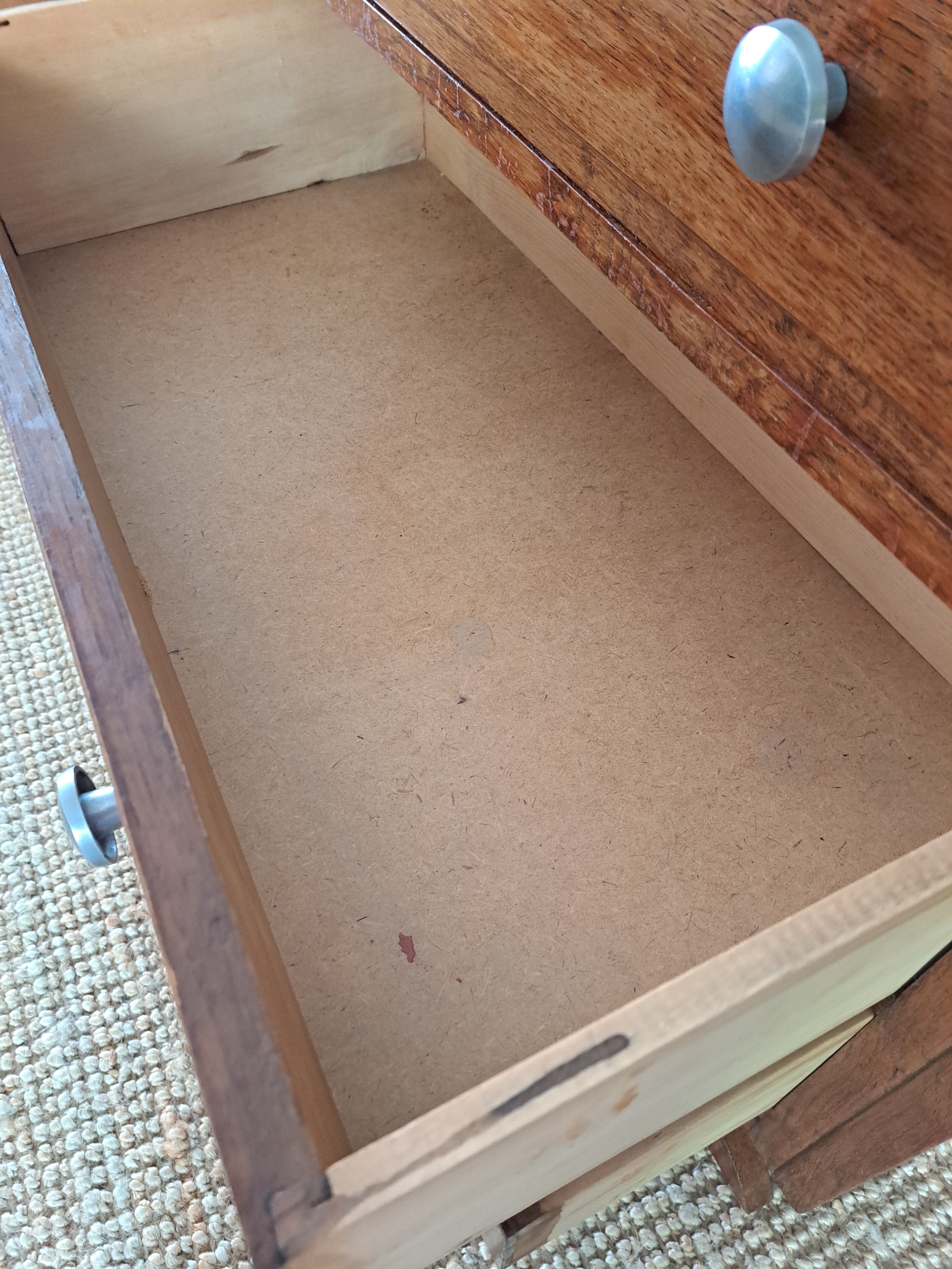 Oak chest of drawers from the 1950s.