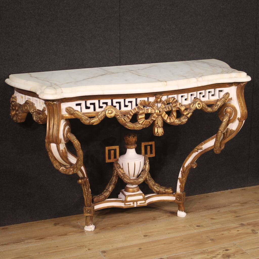 Console laquée et peinte en style Louis XV
