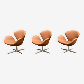 2x Fritz Hansen Swan chair by Arne Jacobsen, NEW condition!!