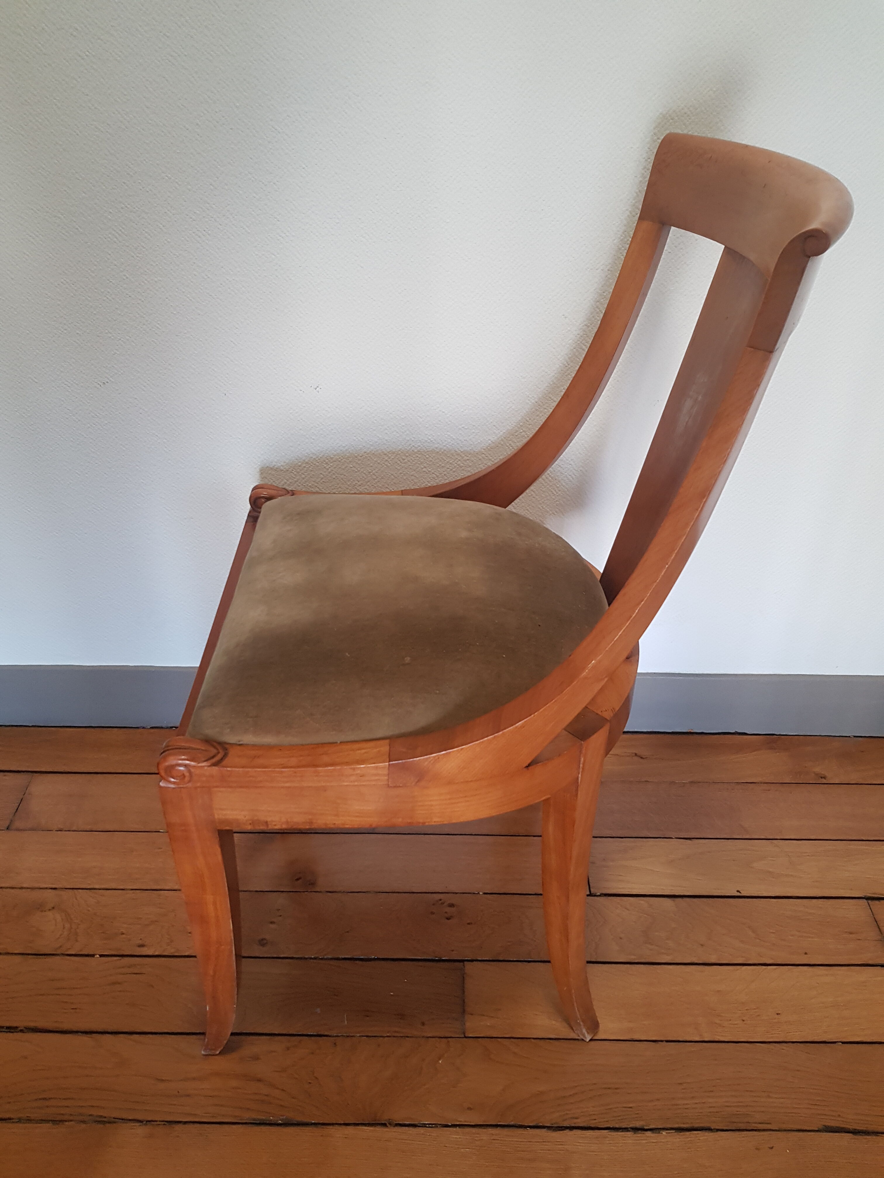 Art deco gondola chair