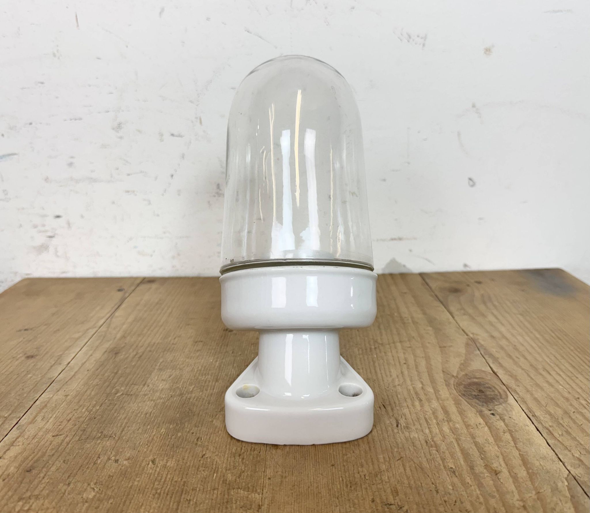 Applique murale vintage en porcelaine blanche avec verre transparent, années 1960