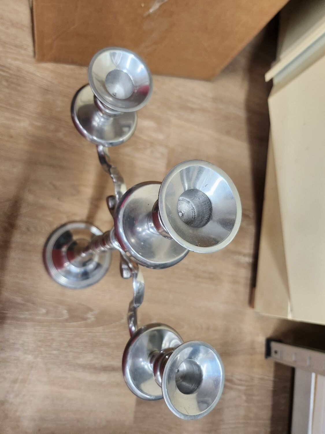 Metal candle holder