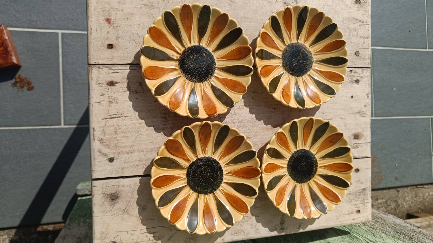 Sunflower bowls from Gien
