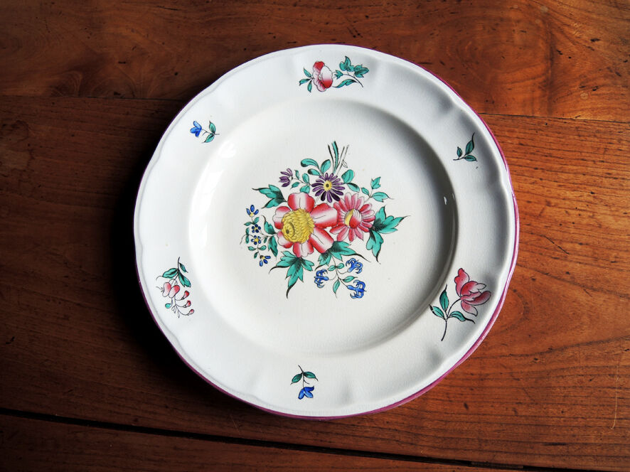 Former tableware service of the societe ceramique mastricht