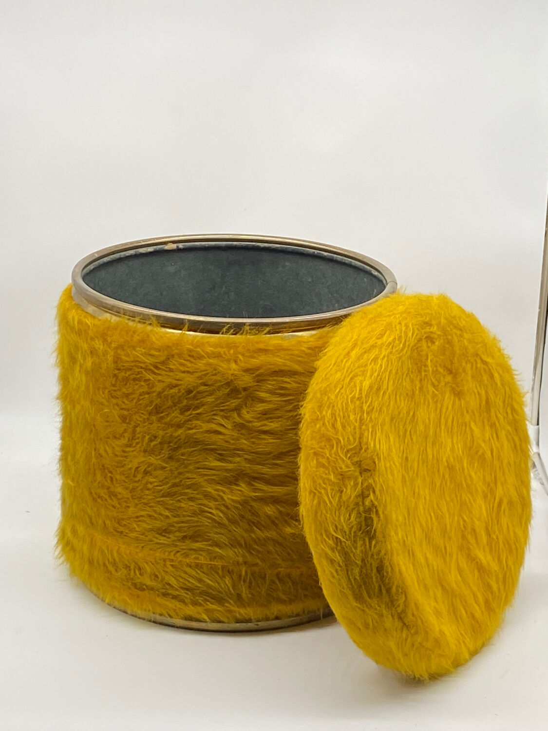 Pouf vintage, moumoute, moutarde, Pelfran