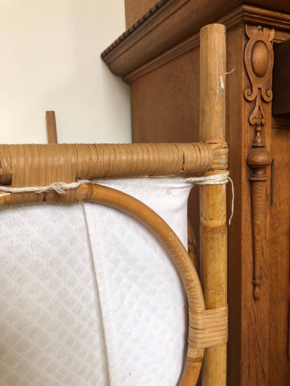 Vintage rattan baby bed