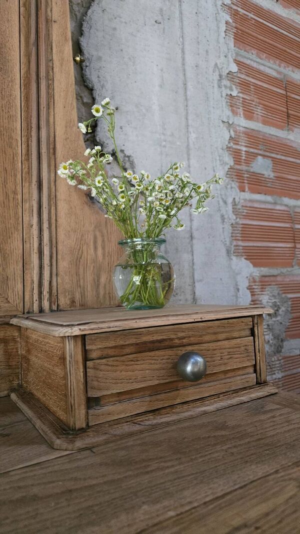 Coiffeuse / buffet de toilette en chêne massif