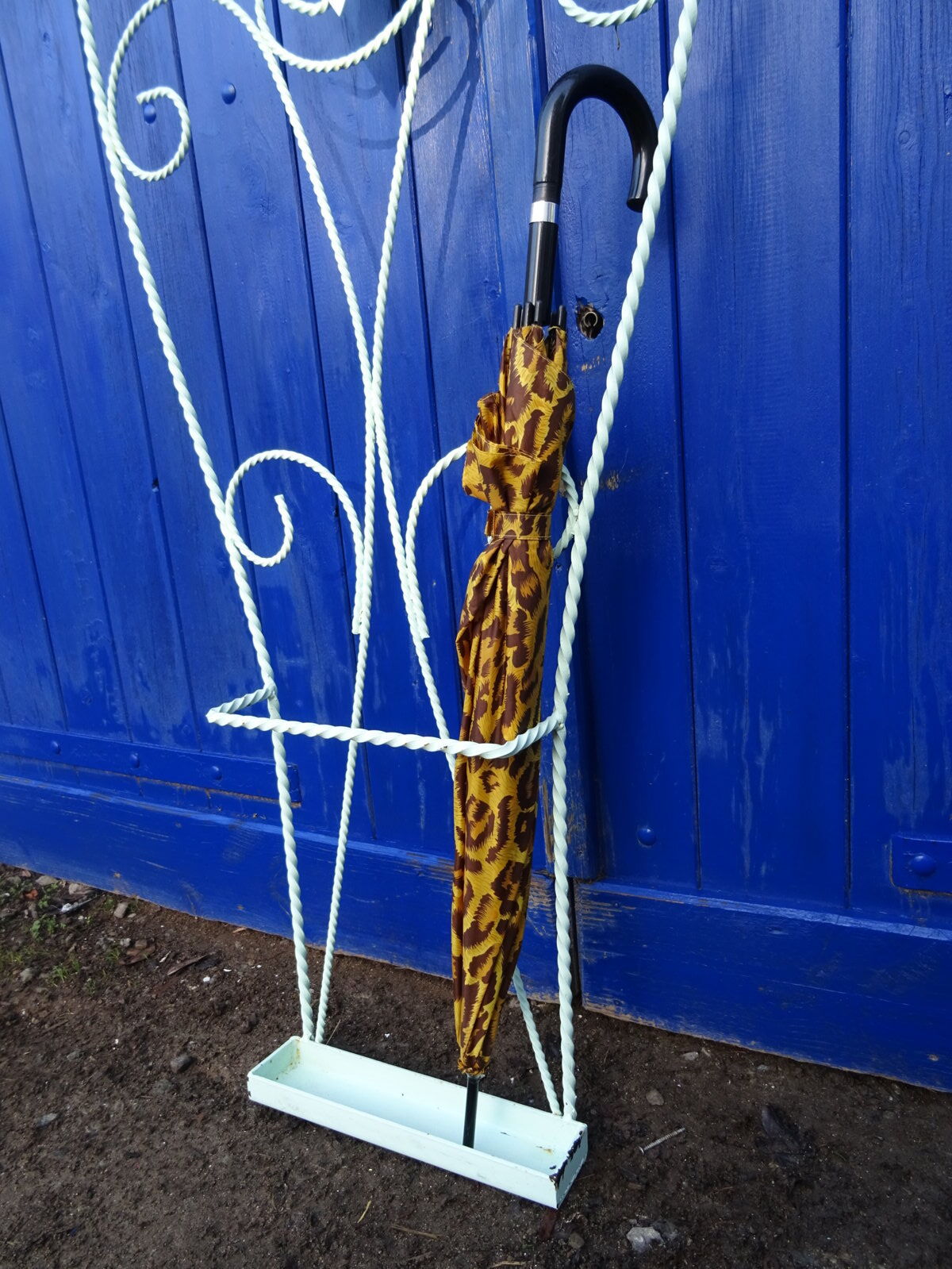 Forged iron wall wardrobe