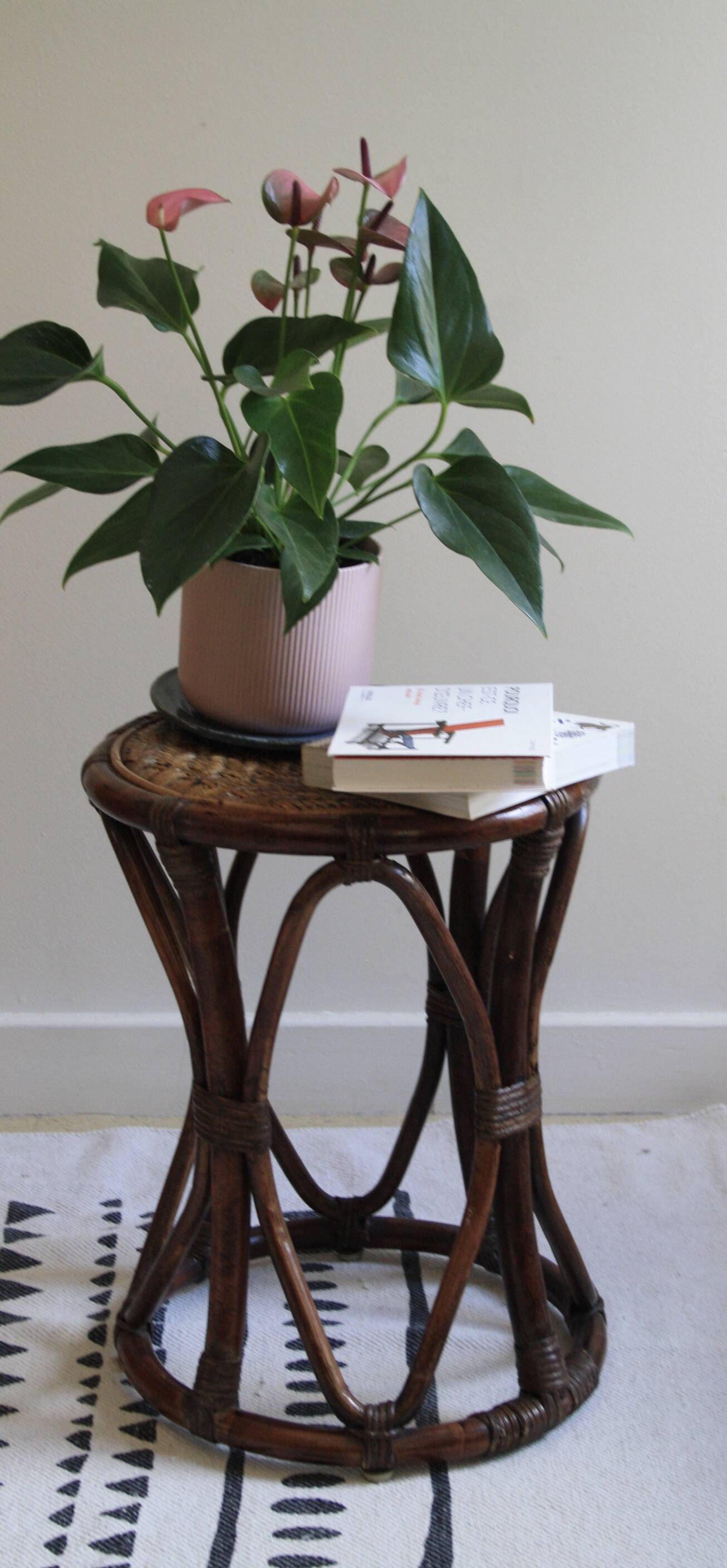 Tabouret en rotin et osier