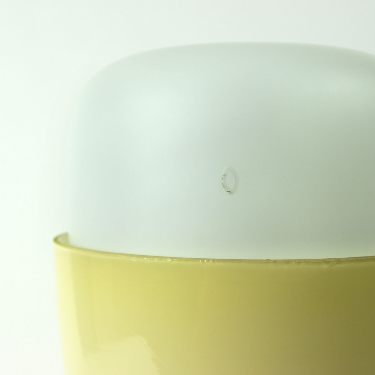 Lampe en verre blanc/crème des années 1970, Ivan Jakes pour Osvětlovací Sklo, Tchécoslovaquie