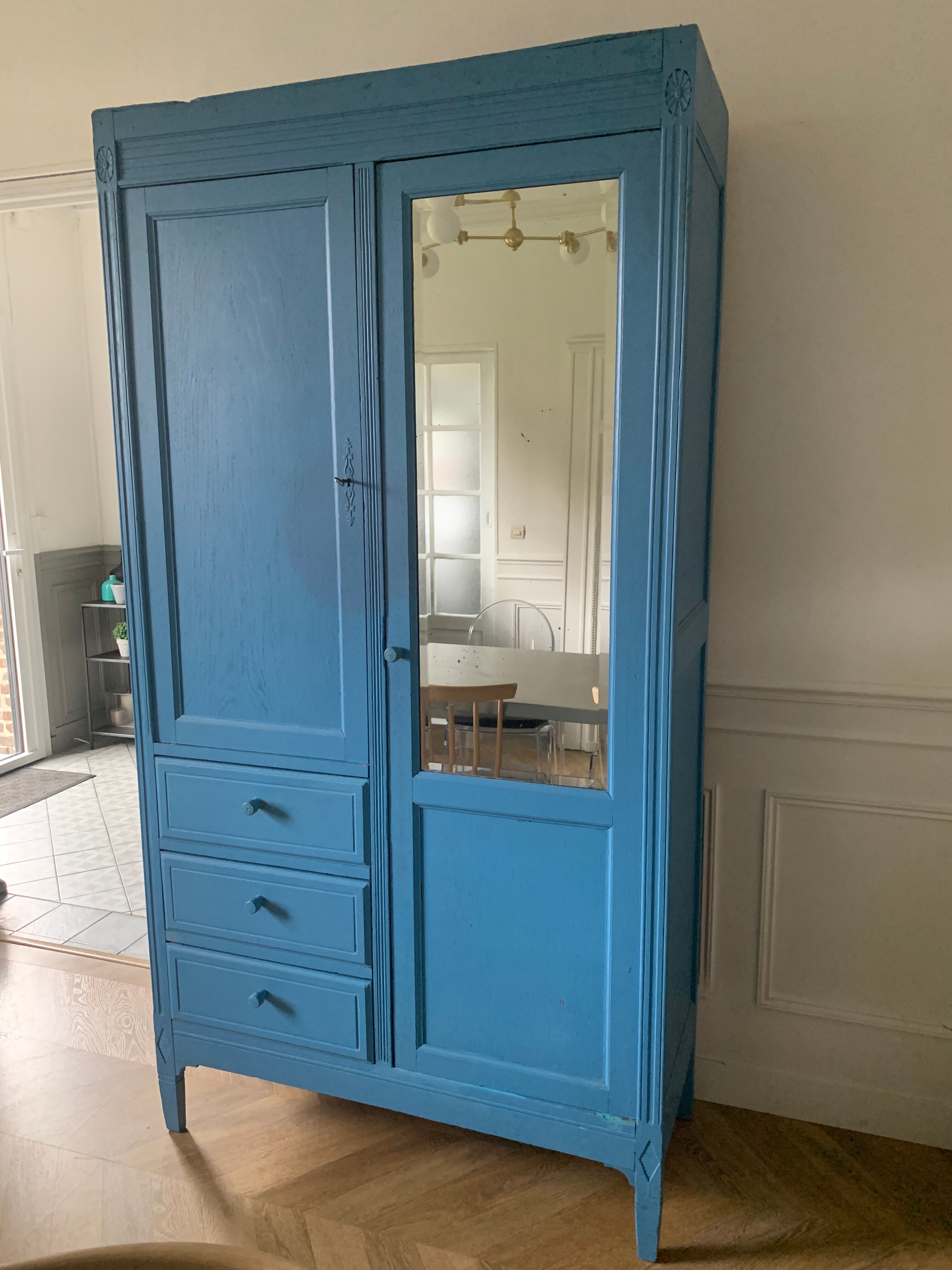 Vintage parisian cabinet
