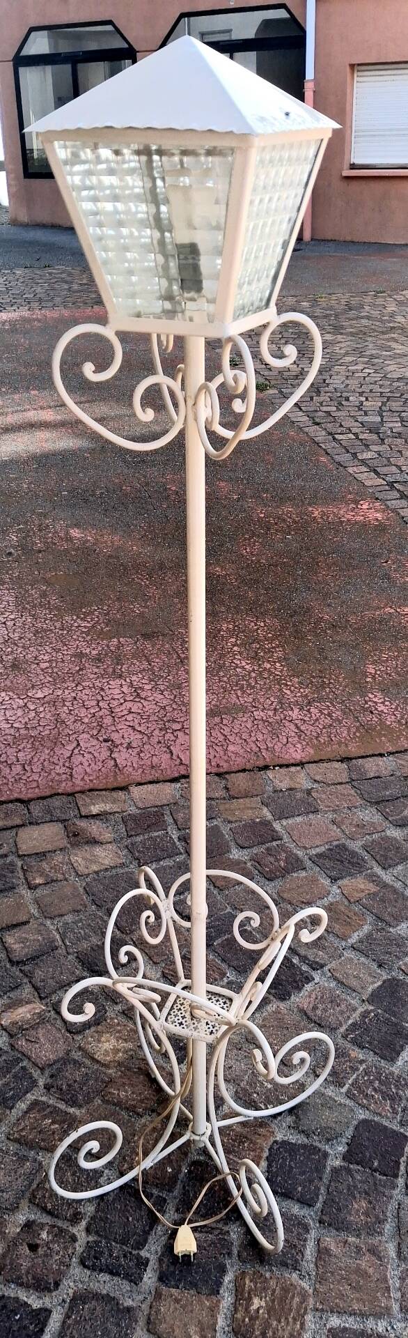 Veranda, terrace or garden floor lamp, in wrought iron, vintage.