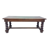 Louis XIII walnut table from the 19th century.