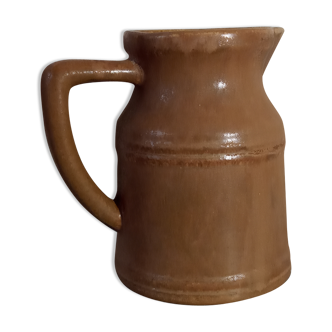 Sandstone pitcher