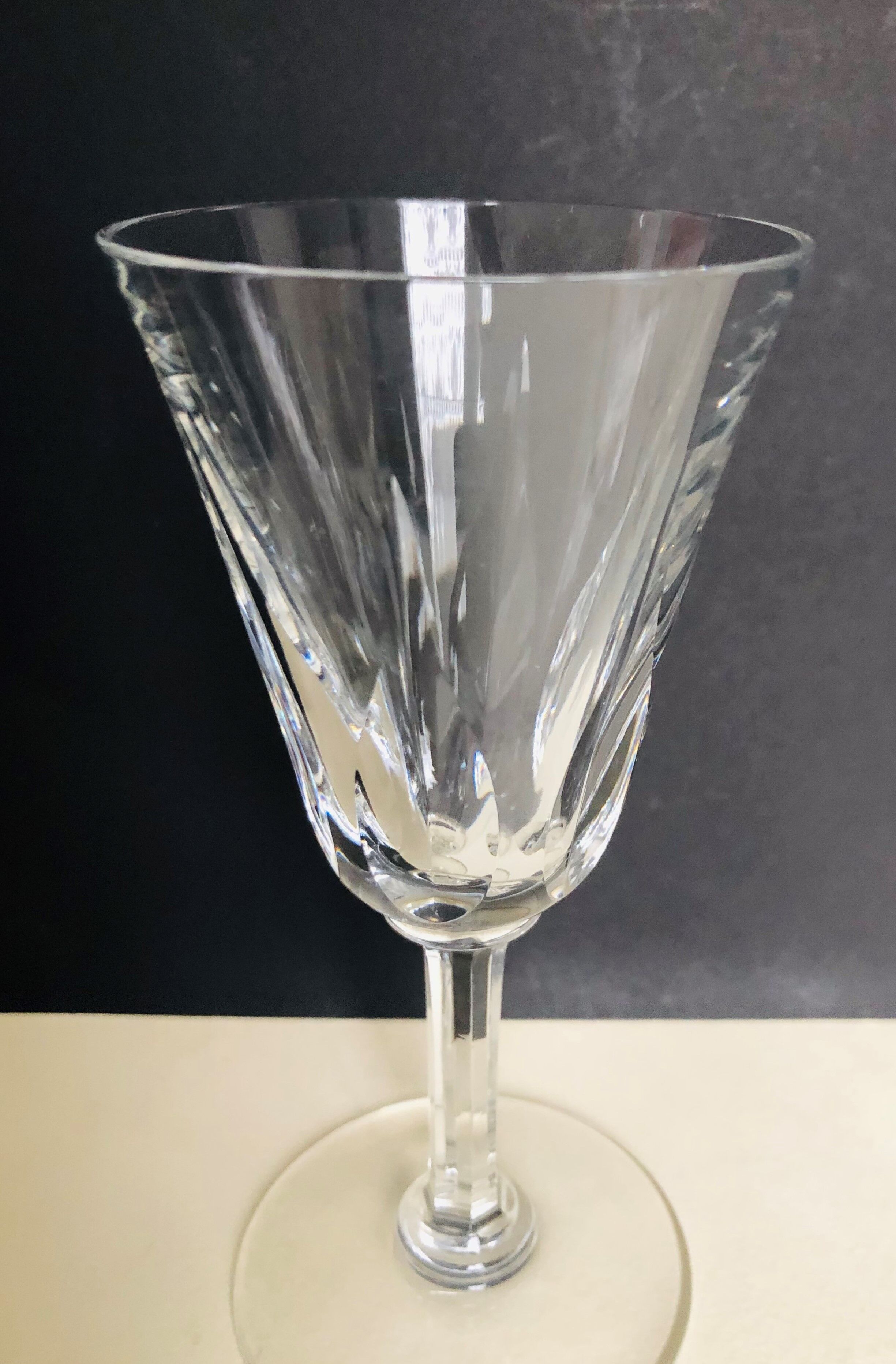 4 Glass of cut crystal wine from Saint Louis Cerdanya model