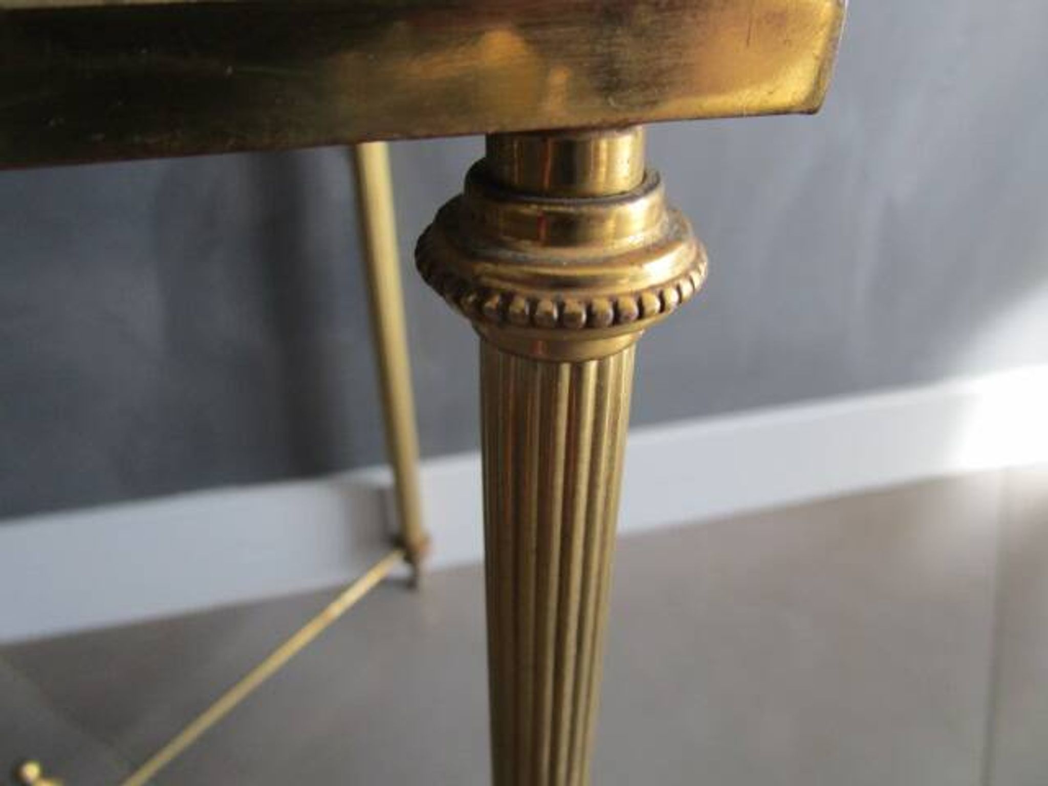 Table d'appoint Hollywood Regency, plateau marbre