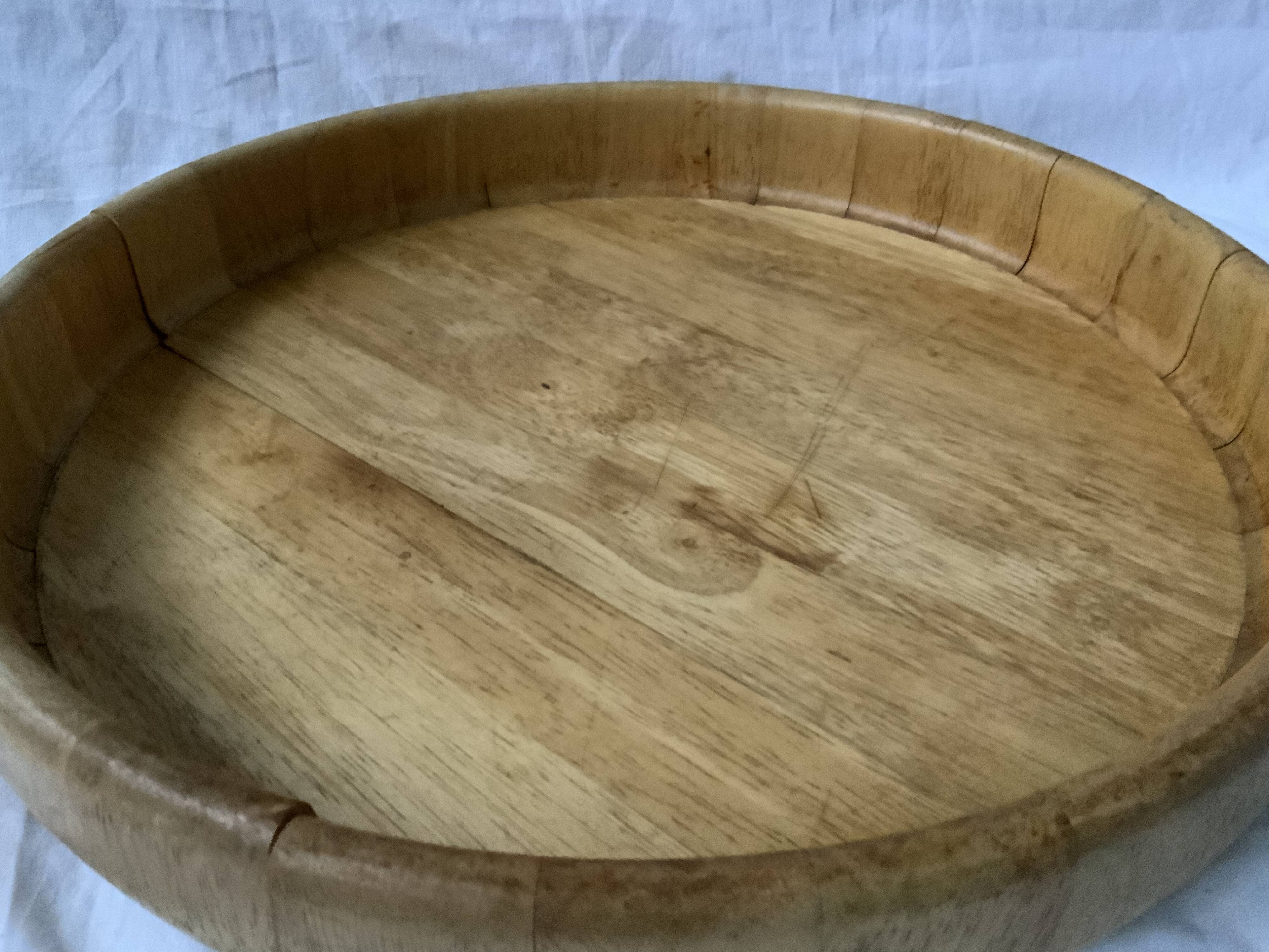 Round wooden top