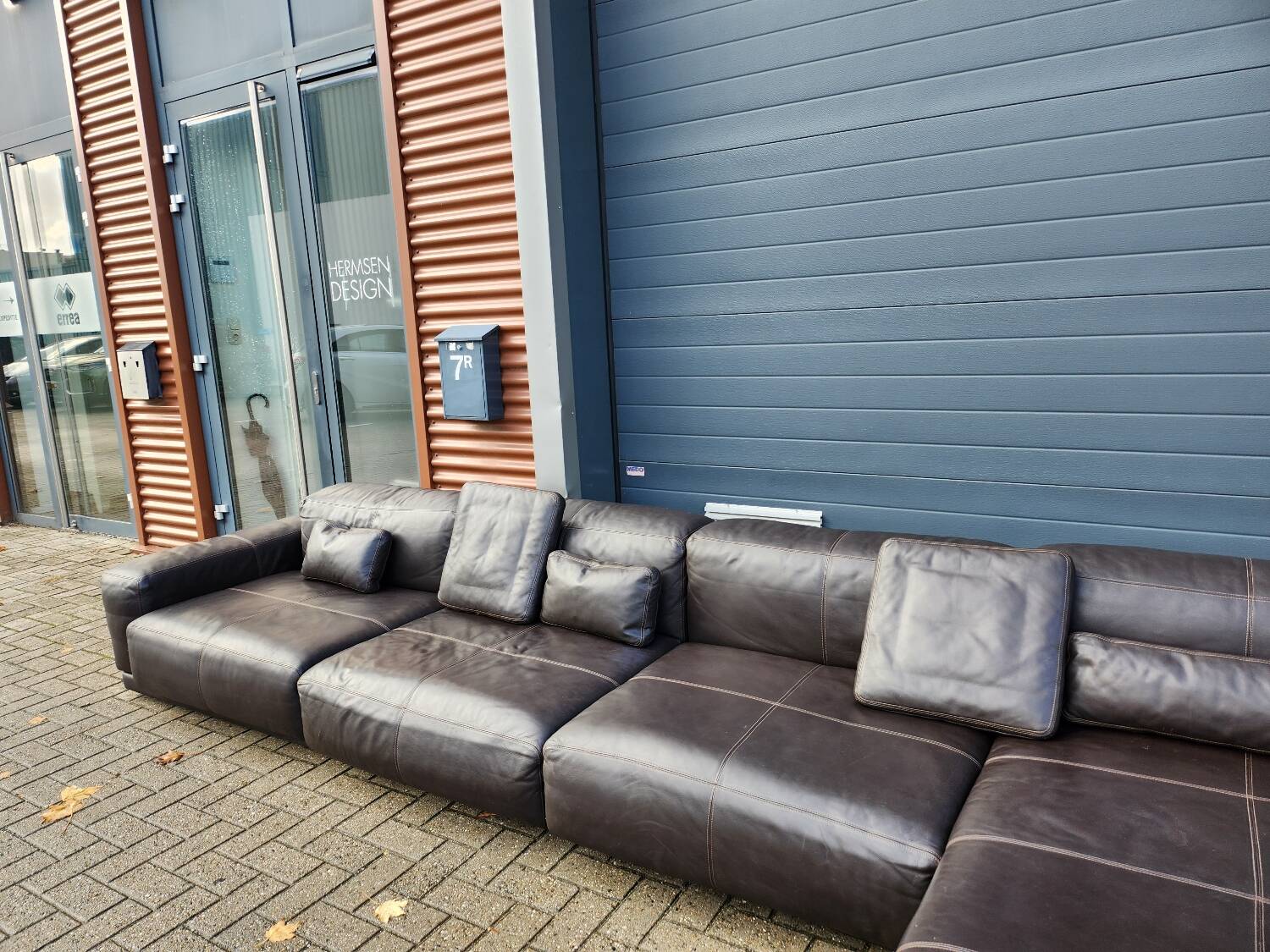 Vitra Soft Modular sofa by Jasper Morrison