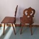 Paire de chaises de montagne savoyarde chalet en bois sculpté