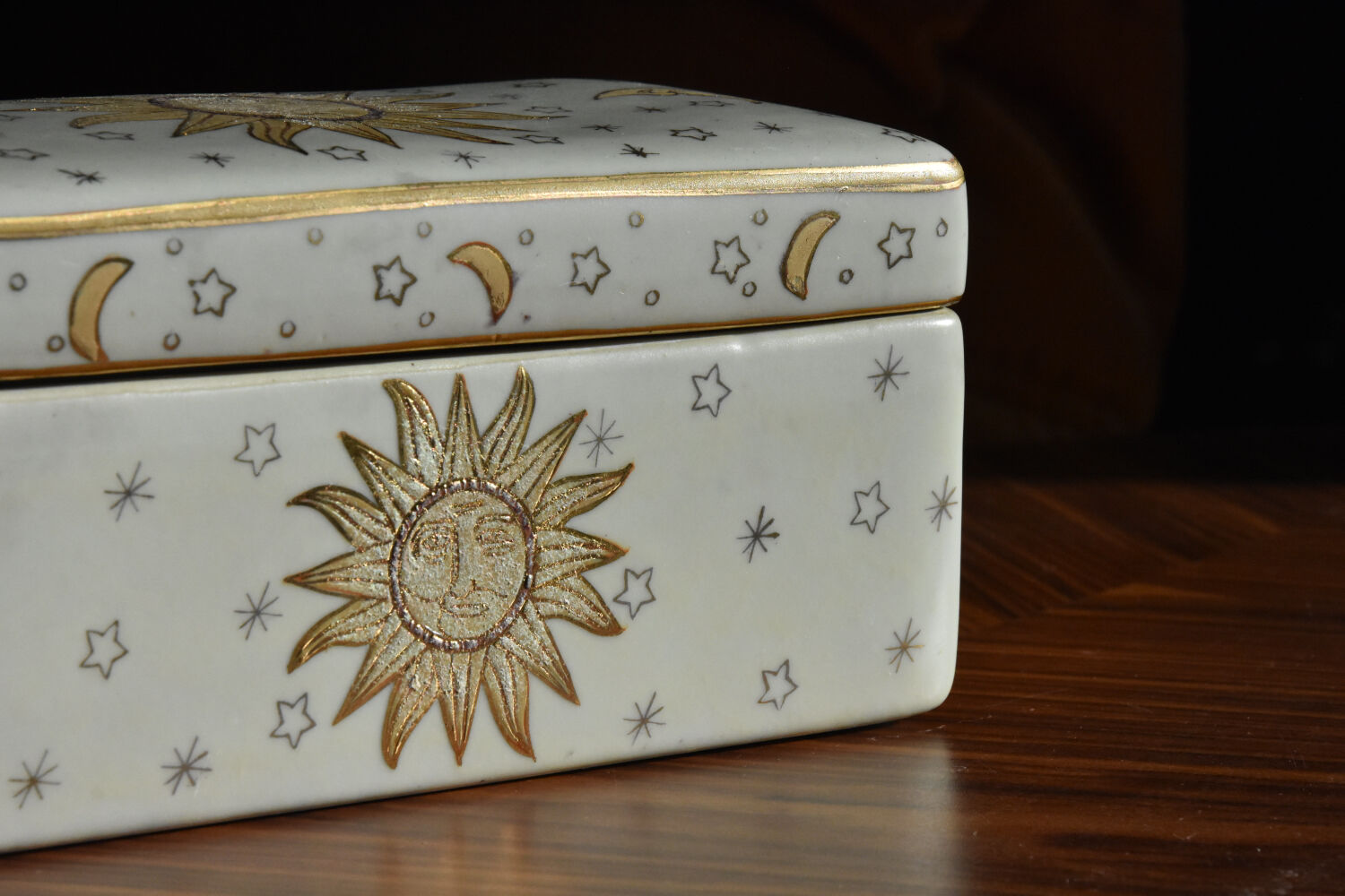 Astral decoration ceramic box