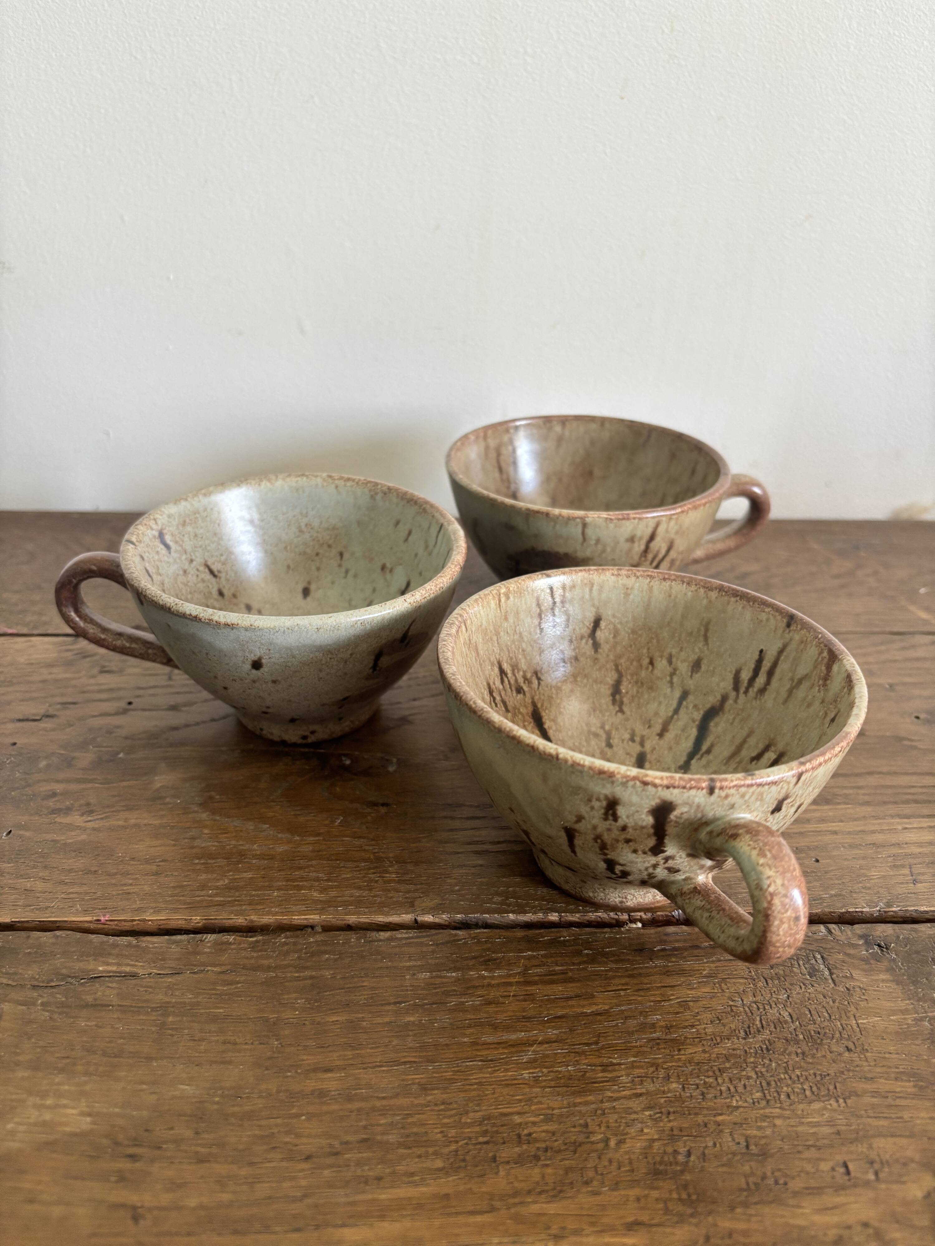 Set of 3 vintage speckled stoneware mugs