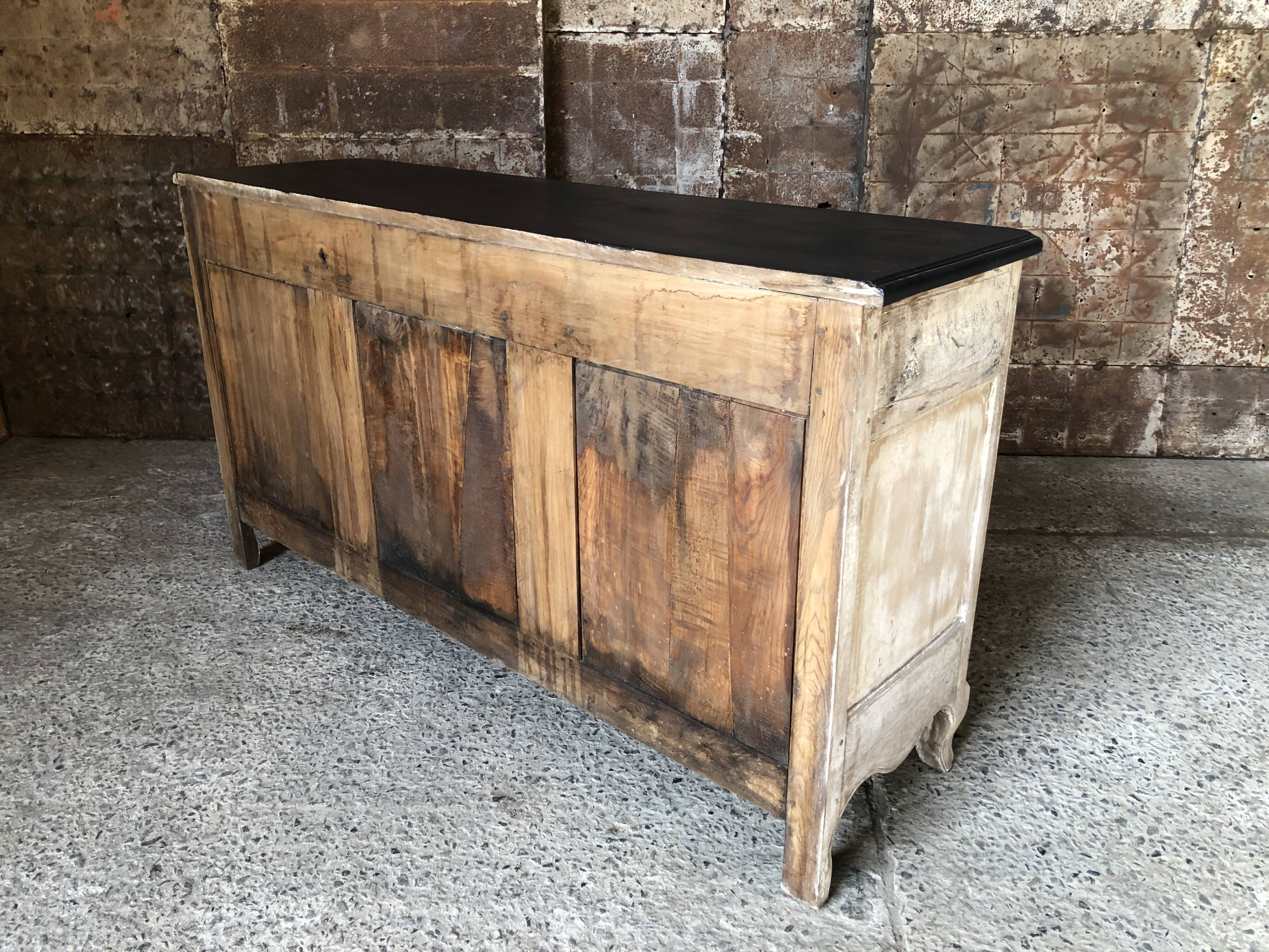 Buffet de style Louis XV