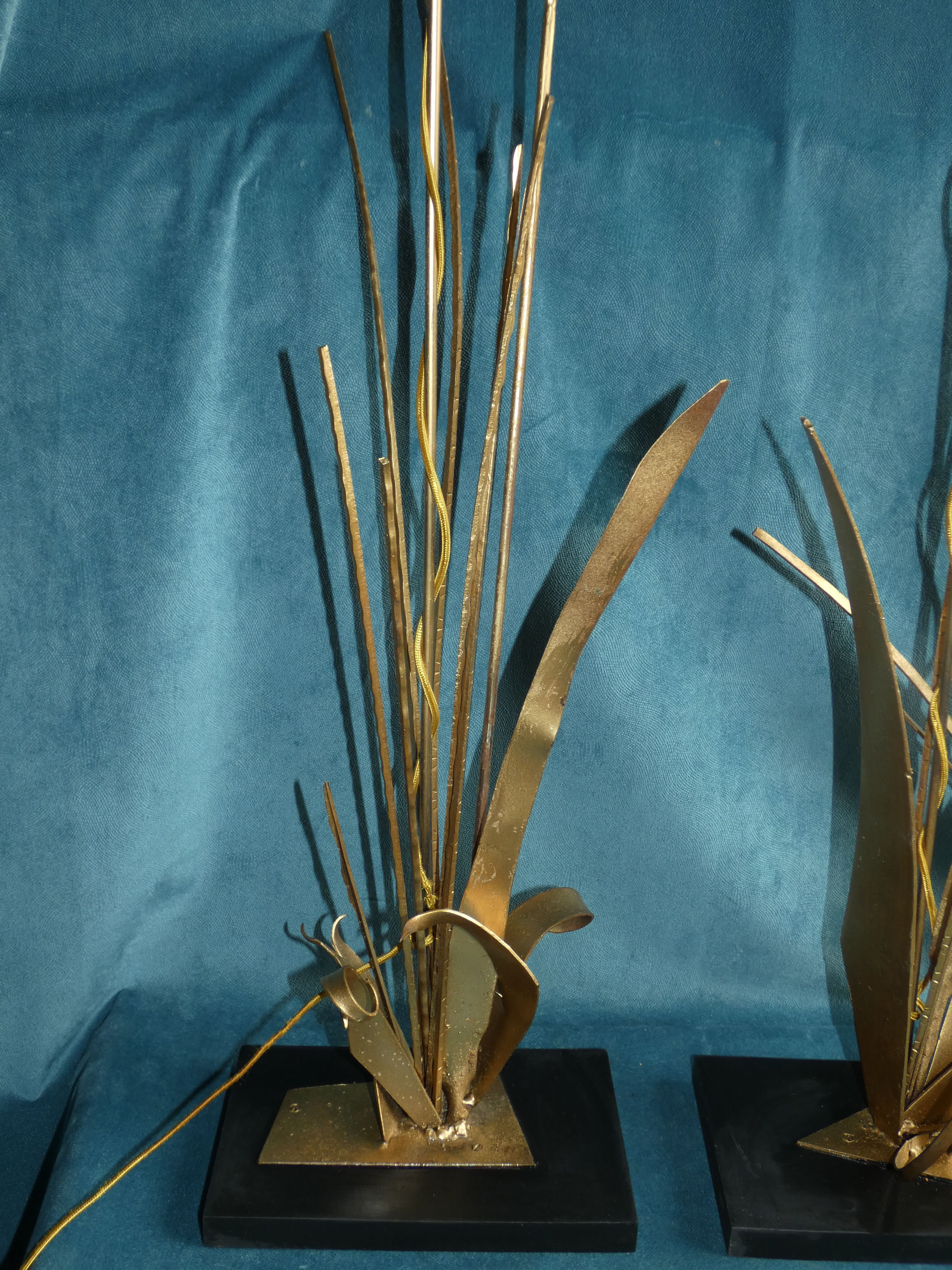 Pair of Golden Metal Lamps Reeds Work circa 1960 1970 Hollywood Regency