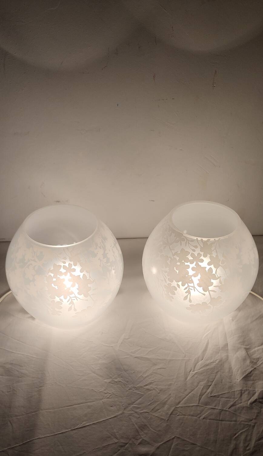 Par de lámparas de cristal. España, 1990s.