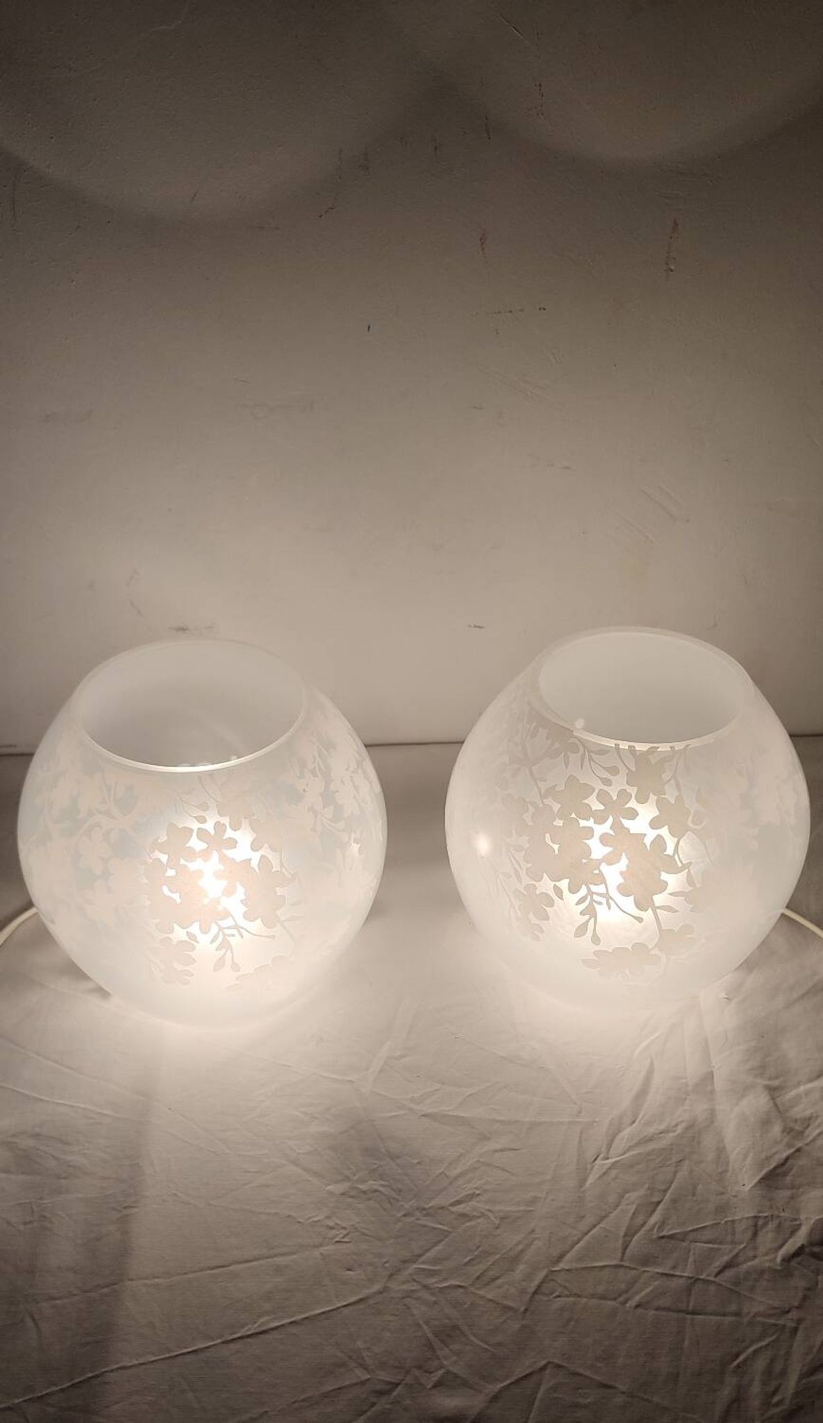 Par de lámparas de cristal. España, 1990s.