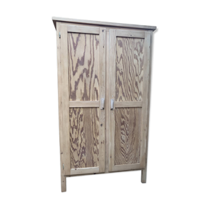 Armoire parisienne en - pitchpin